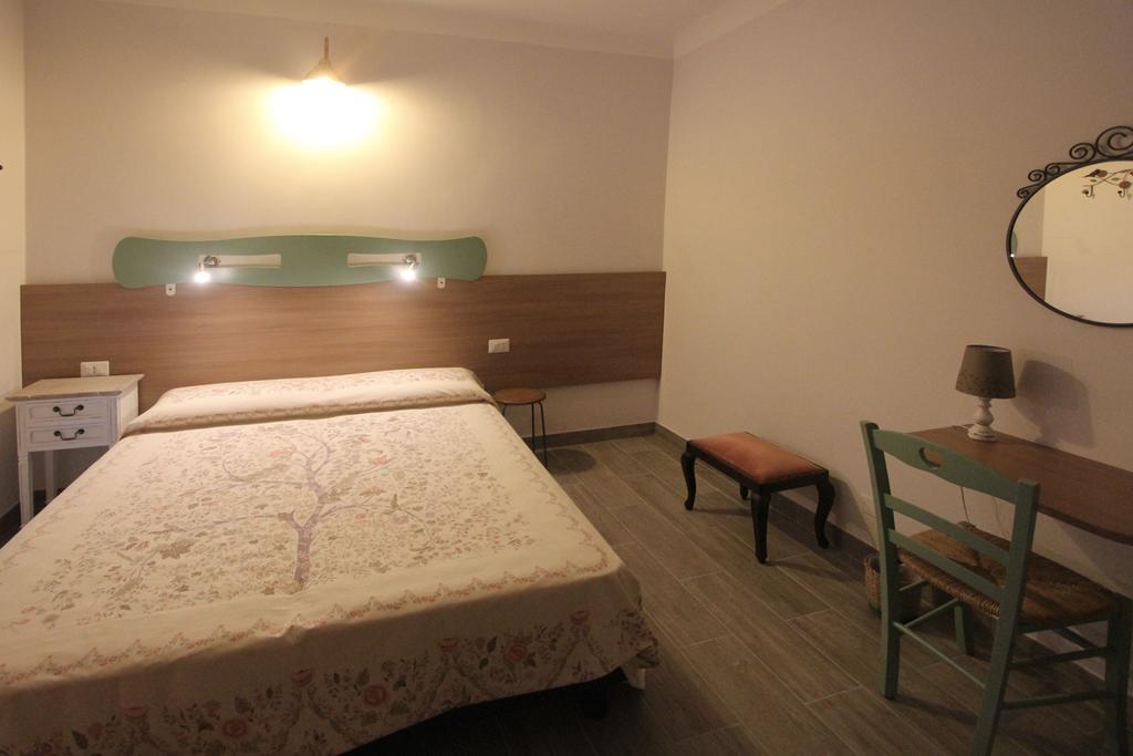 Hotel B&B Francesca วาราซเซ ภายนอก รูปภาพ