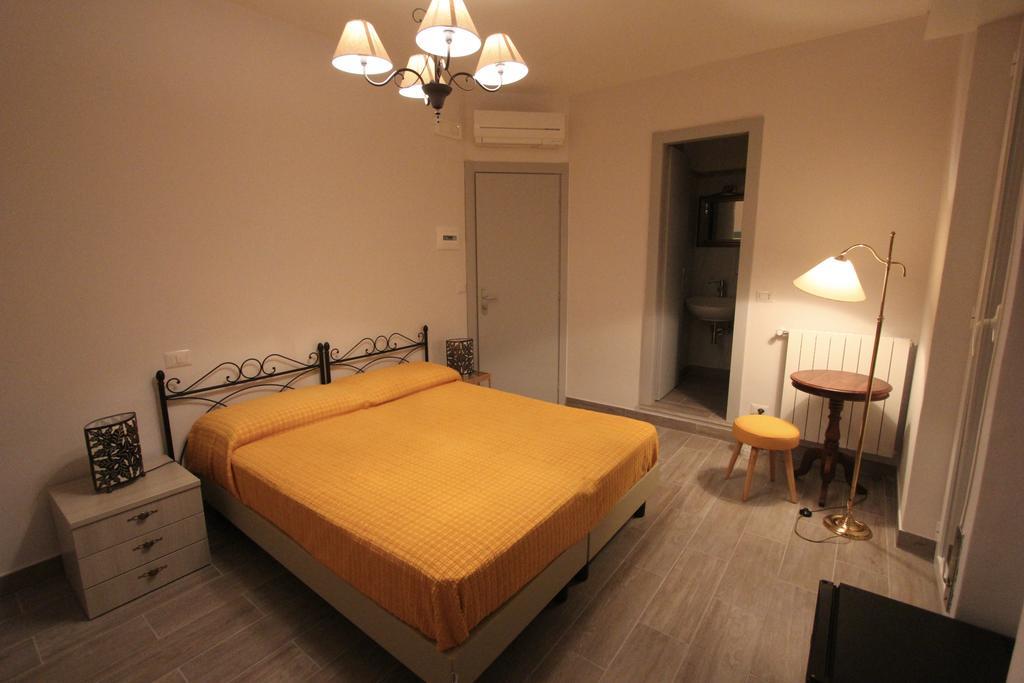 Hotel B&B Francesca วาราซเซ ภายนอก รูปภาพ